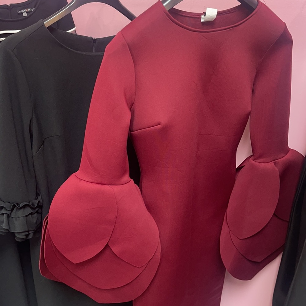 RED TULIP SLEEVE SCUBA DRESS **snow storm sale** - Picture 5 of 6